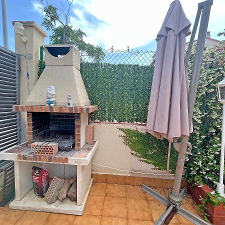 Casa En Vilafortuny Con Barbacoa Piscina Comunitaria Cambrils Bagian luar foto