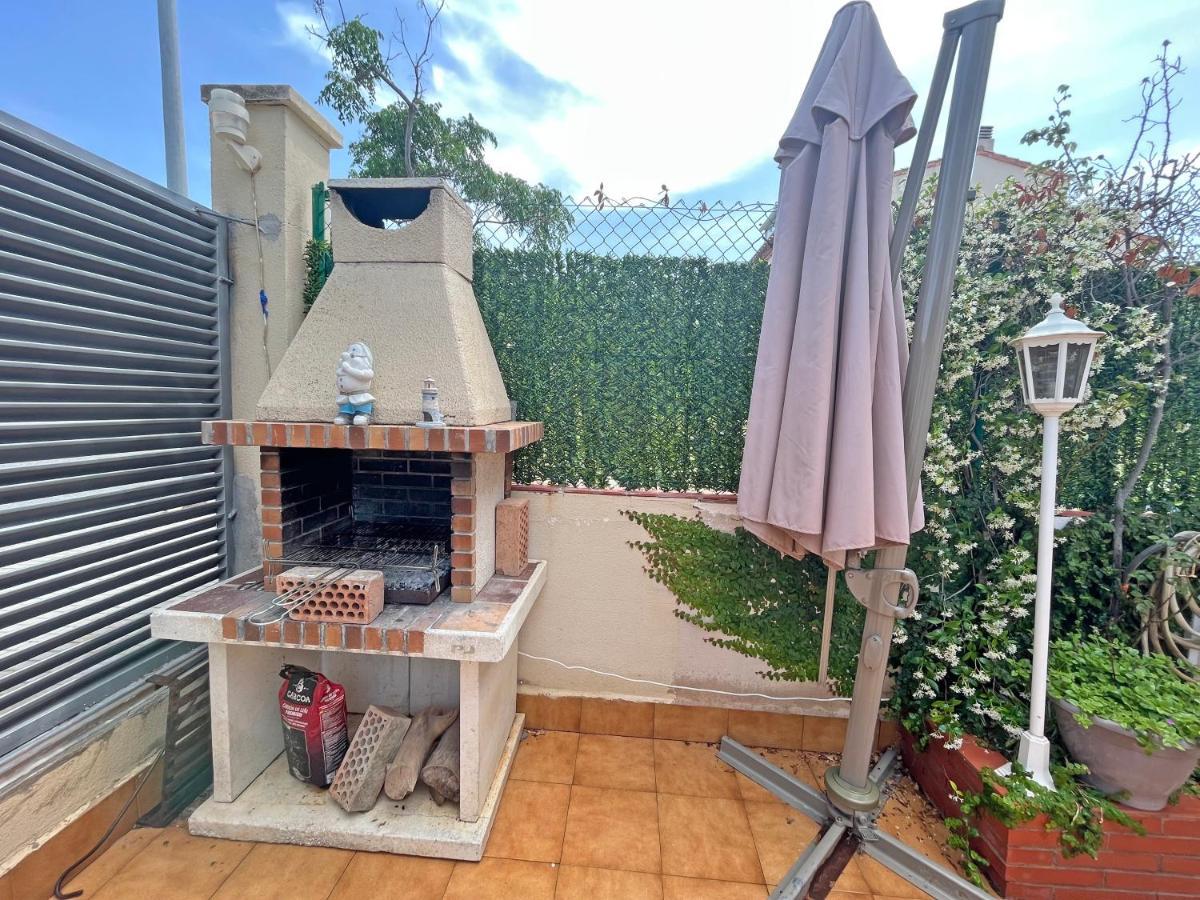 Casa En Vilafortuny Con Barbacoa Piscina Comunitaria Cambrils Bagian luar foto